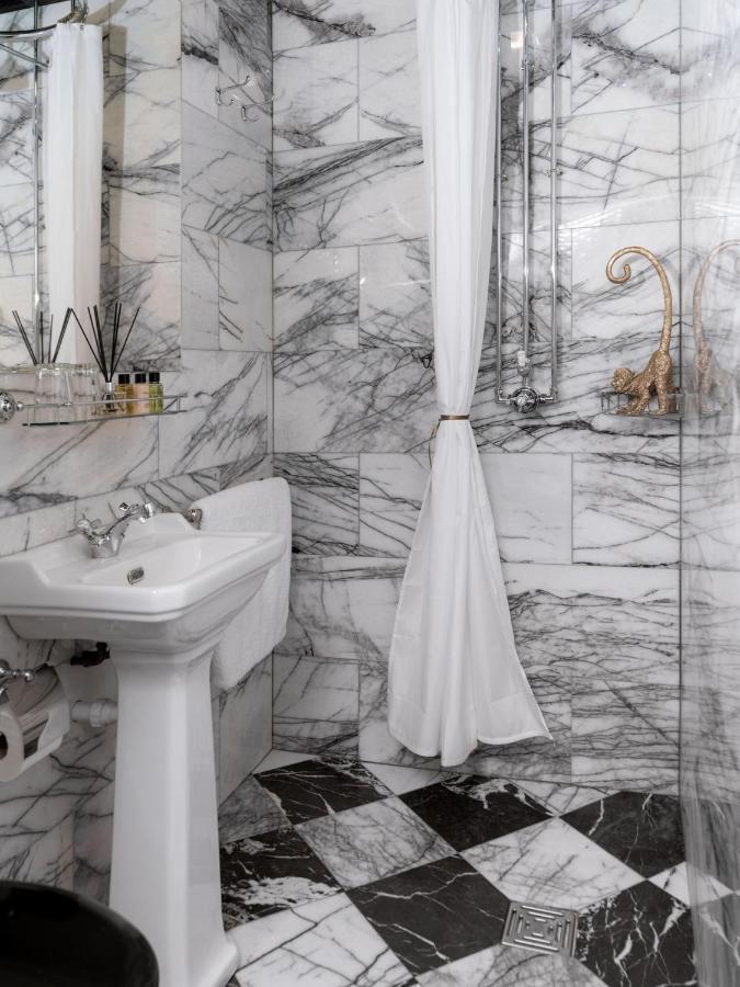 House Of Gods Royal Mile Hotel Edinburgh Ngoại thất bức ảnh