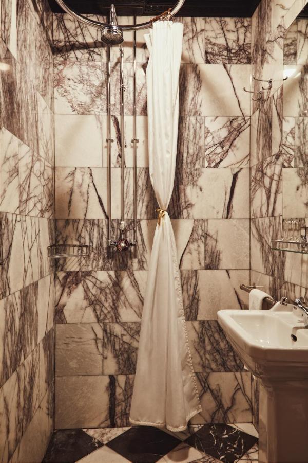 House Of Gods Royal Mile Hotel Edinburgh Ngoại thất bức ảnh