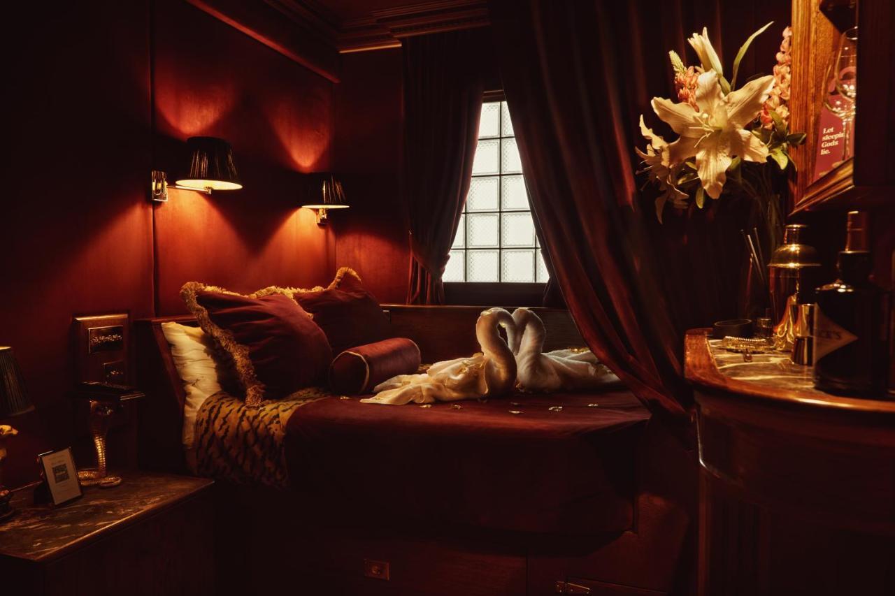 House Of Gods Royal Mile Hotel Edinburgh Ngoại thất bức ảnh